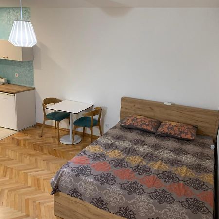 Clock Tower Apartments Подгорица Экстерьер фото