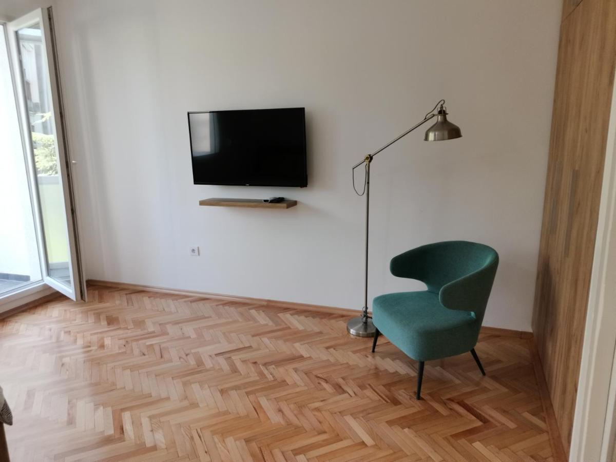 Clock Tower Apartments Подгорица Экстерьер фото